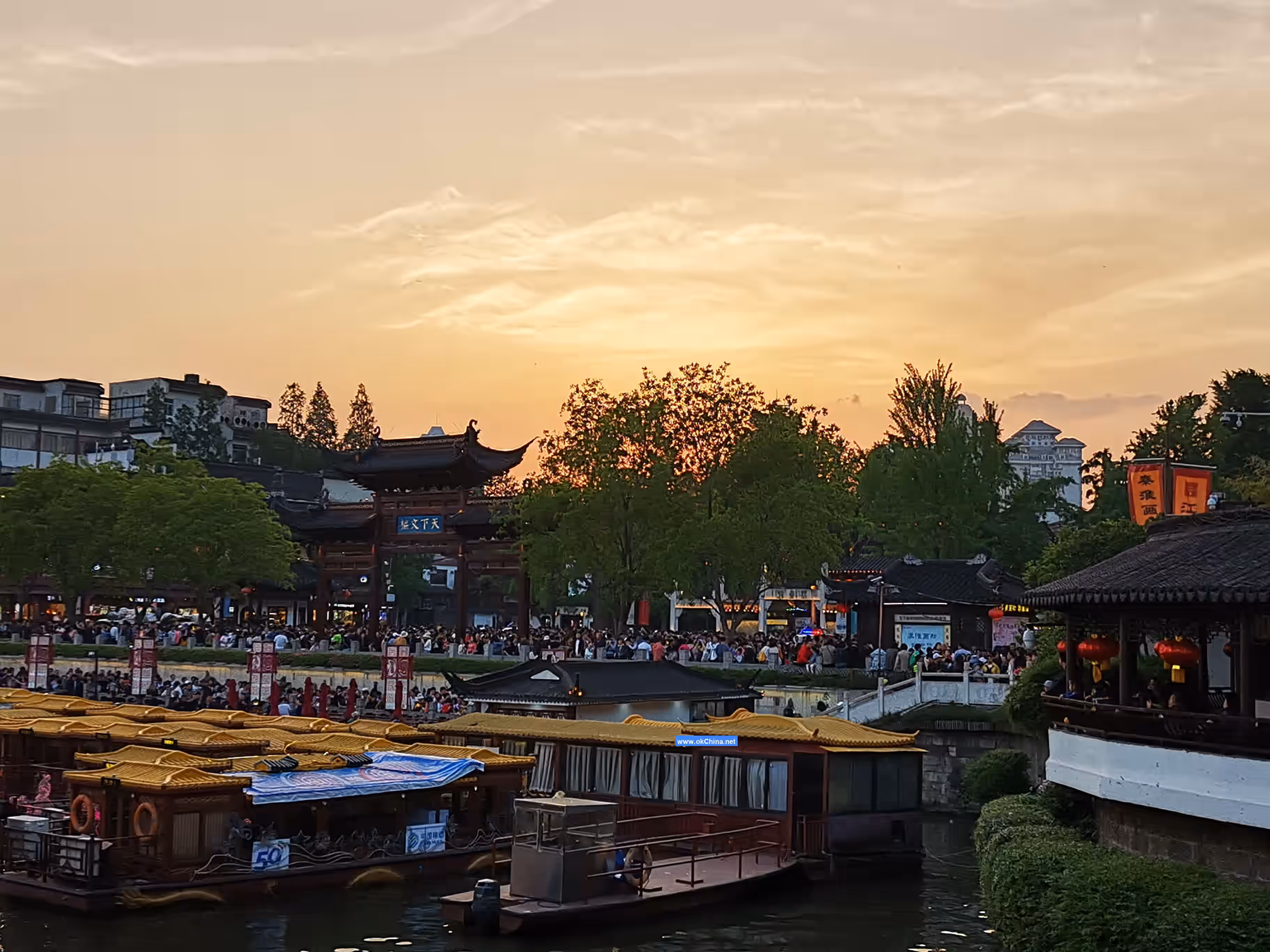 Confucius Temple And Qinhuai River Scenic Belt