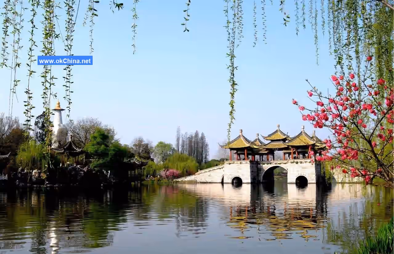 Slender West Lake Scenic Area