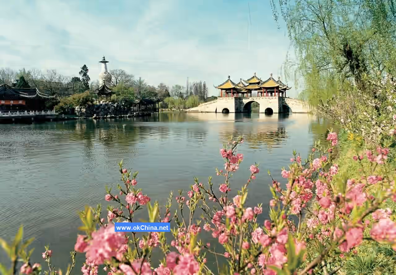Slender West Lake Scenic Area