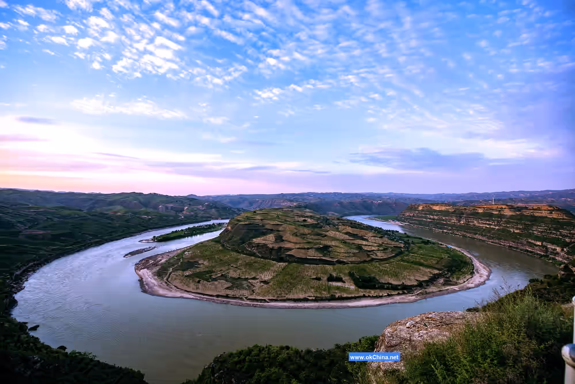 Yanchuan Yellow River Qiankun Bay Scenic Area